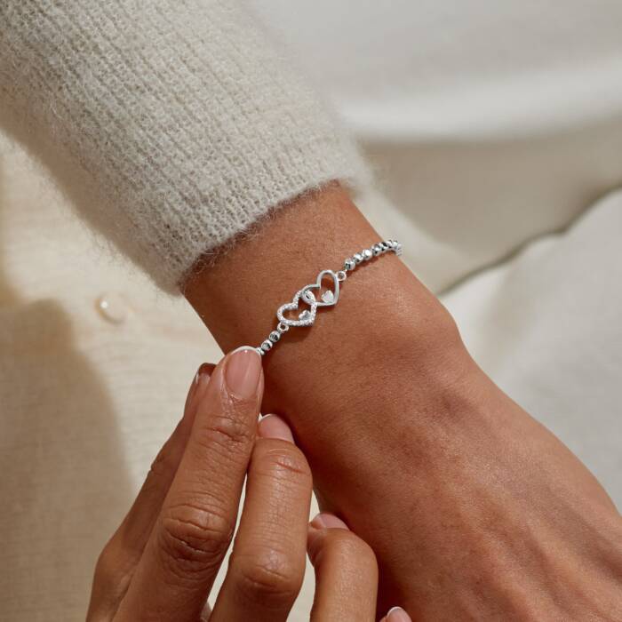 Joma Jewellery Forever Yours Happy Birthday Amazing Auntie Silver Plated Bracelet