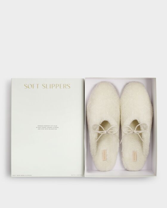 Katie Loxton Gift Boxed Borg Slippers Off White Large 7-8