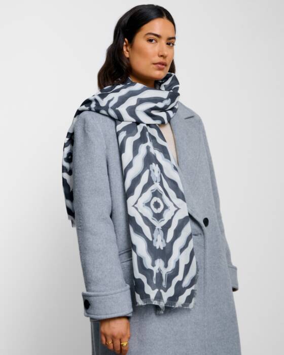 Katie Loxton Printed Scarf Kaleidoscope White/Navy